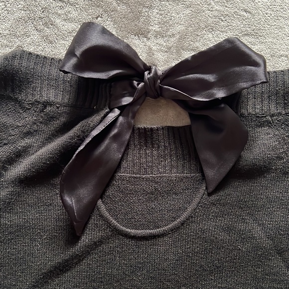 DKNY sequin detail knit sweater w bow in back - Picture 4 of 8